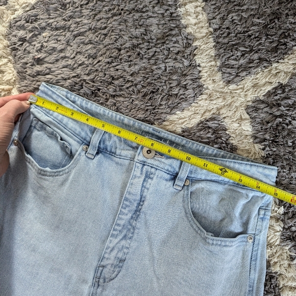 Style & Co High Rise Straight Leg Mom 90s Jean Light Wash Denim Size 10 - Picture 5 of 11